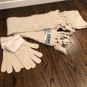 Scarf and glove set